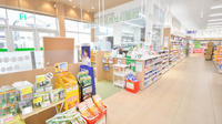 スギ薬局　陣中店の入口