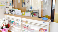 こぶた薬局長谷の受付/カウンター