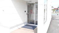 こぶた薬局中店の入口
