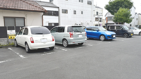 まきた薬局の駐車場