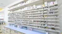 スギ薬局　守山東店の薬棚