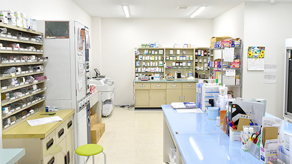 サン薬局　高田店の調剤室