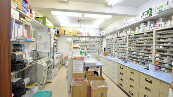ココカラファイン薬局栗山店の調剤室