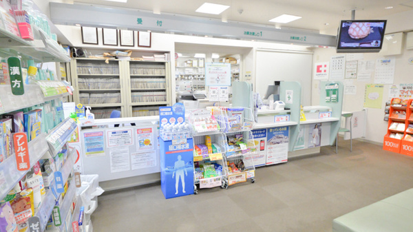ココカラファイン薬局平岸店の受付/カウンター