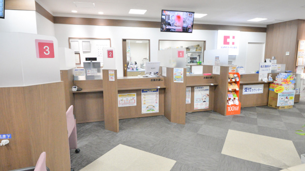 ココカラファイン薬局桑園店の受付/カウンター