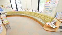 ココカラファイン薬局鷹栖メロディー店の待合スペース