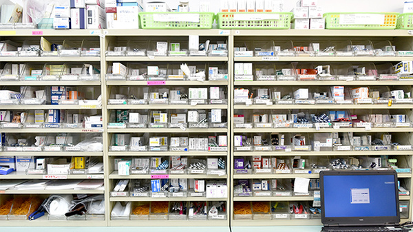 ヘルスケアセイジョー薬局あざみ野店の薬棚