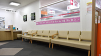 ココカラファイン薬局保土ヶ谷店の待合スペース
