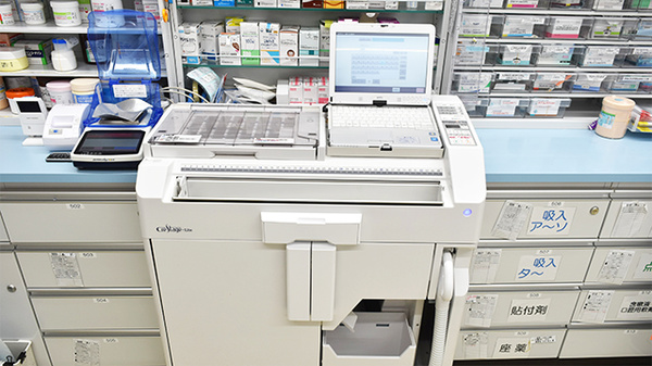 ココカラファイン薬局成瀬店の調剤器具