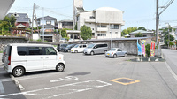 セイジョー薬局真鶴店の駐車場