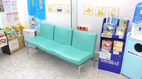 ココカラファイン薬局南浦和西口店の待合スペース