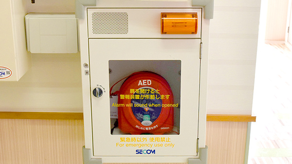 ココカラファイン薬局国分寺駅前通り店のAED