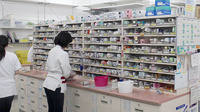 ココカラファイン薬局多摩センター店の作業風景