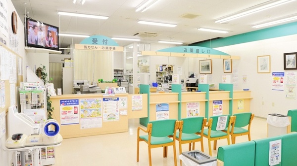 ココカラファイン薬局田原赤石店の受付/カウンター