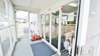ココカラファイン薬局渥美病院前店の入口