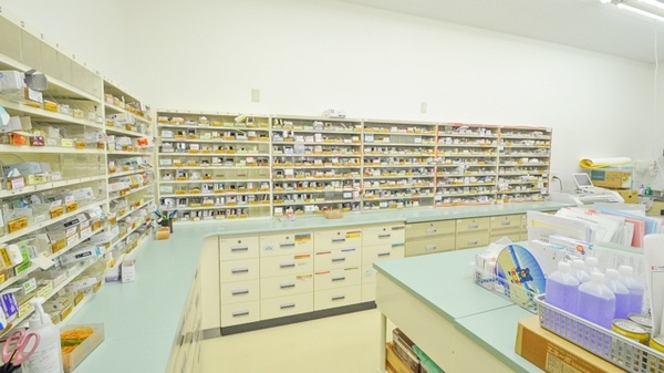 ココカラファイン小鷹野薬局の調剤室