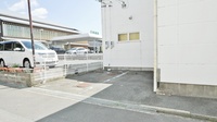 シーズ調剤薬局二川店の駐車場