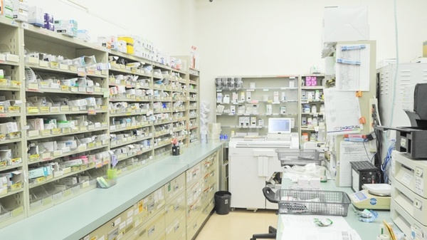 ココカラファイン薬局西高師店の調剤室