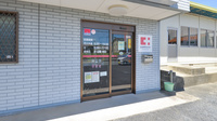 ココカラファイン薬局本地店の入口