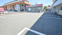 ココカラファイン薬局守山白山店の駐車場
