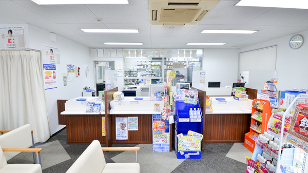 ココカラファイン薬局港東海通店の受付/カウンター