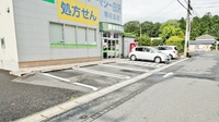 ココカラファイン薬局駒場店の駐車場