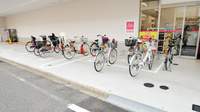 ココカラファイン薬局志賀公園前店の駐輪場