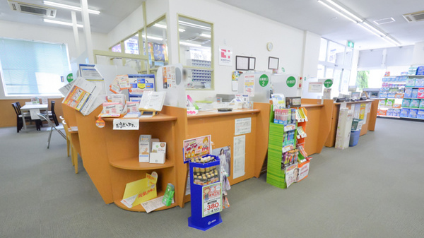 ココカラファイン薬局四日市医療センター前店の受付/カウンター