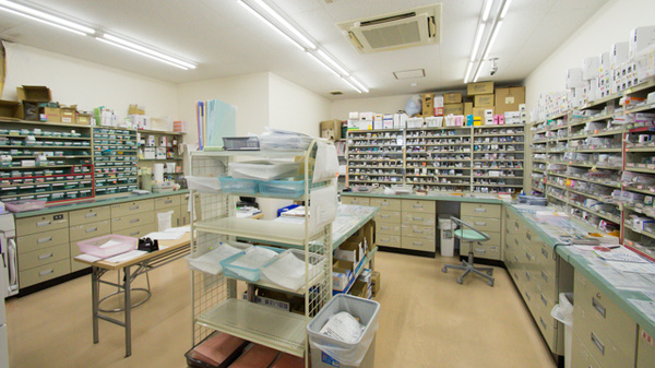 ココカラファイン薬局亀山店の調剤室