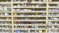 ココカラファイン薬局亀山店の薬棚