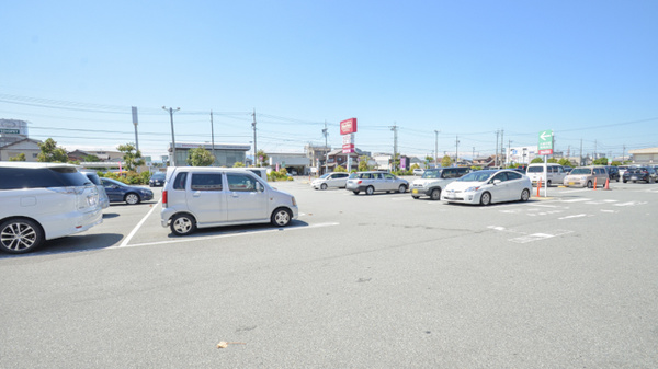 ココカラファイン薬局垂水店の駐車場