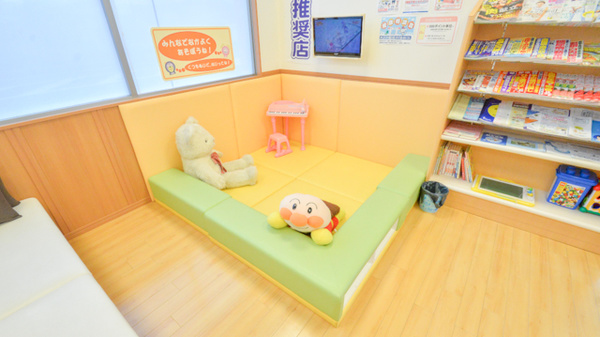 ココカラファイン薬局日赤前店のキッズ用設備