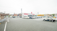 ココカラファイン薬局日赤前店の駐車場