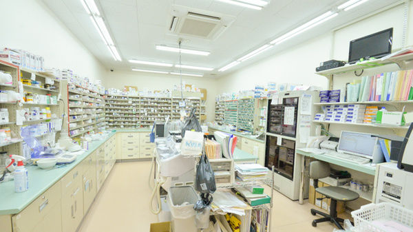 ココカラファイン薬局日赤前店の調剤室