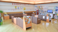 ココカラファイン薬局醍醐店の待合スペース