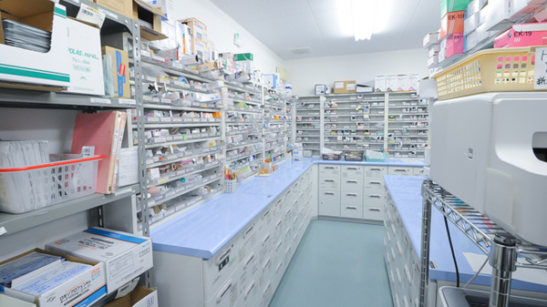 ココカラファイン薬局香久山店の調剤室