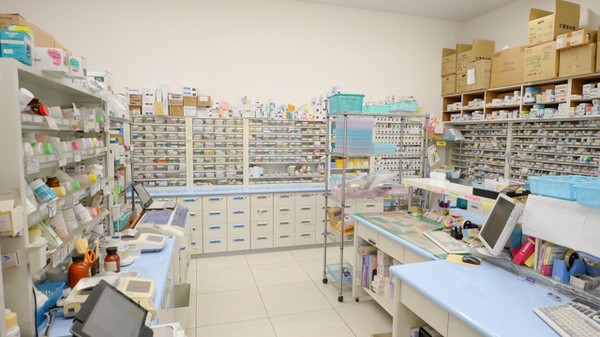 セガミ薬局朱雀店の調剤室