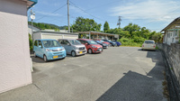 東邦薬局和気店の駐車場