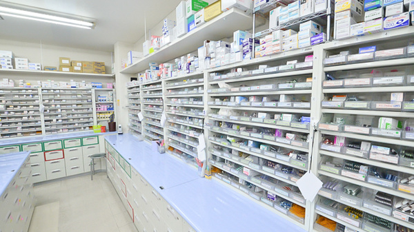 ココカラファイン薬局長堂店の調剤室