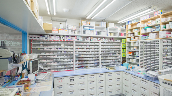 ココカラファイン薬局布施二条通店の調剤室