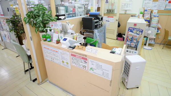 ココカラファイン薬局カナート天下茶屋店の受付/カウンター