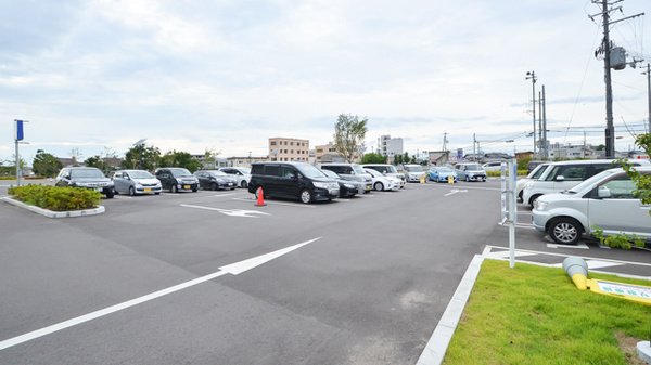 ココカラファイン薬局和泉市立総合医療センター店の駐車場