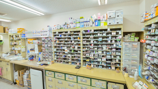 セガミ薬局河内永和店の調剤室