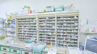 ココカラファイン薬局志紀店の薬棚