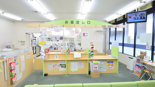 ライフォート久宝寺駅前薬局の受付/カウンター