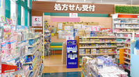 ココカラファイン薬局　上野芝楽市店の入口