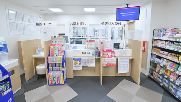 ココカラファイン薬局長瀬店の受付/カウンター