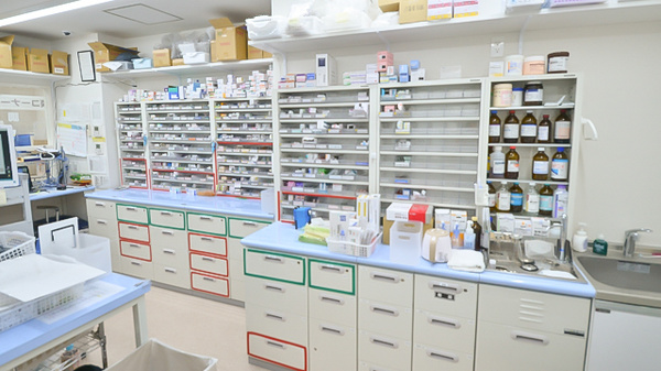 ココカラファイン薬局長瀬店の調剤室