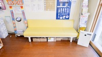 ココカラファイン薬局西明石店の待合スペース