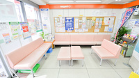 セガミ薬局香里駅前店の待合スペース